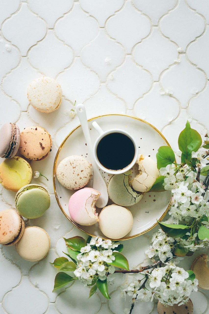 brunch, macaroons, tea-2203688.jpg