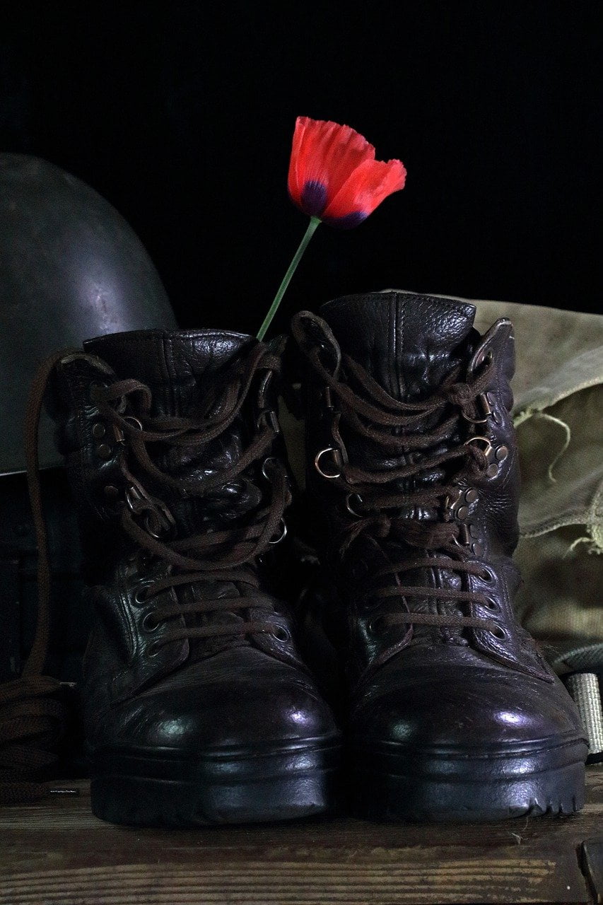 combat boots, leather, worn-7703047.jpg